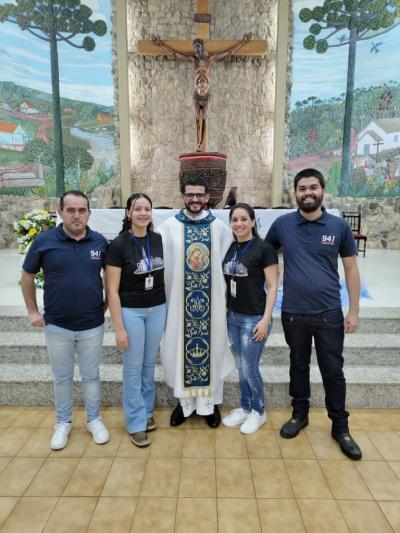 3º Dia da Novena reúne centenas de devotos no Santuário Nossa Senhora Aparecida Celebração foi presidida pelo Padre Aroldo Shinemann Filho e marcada por fé